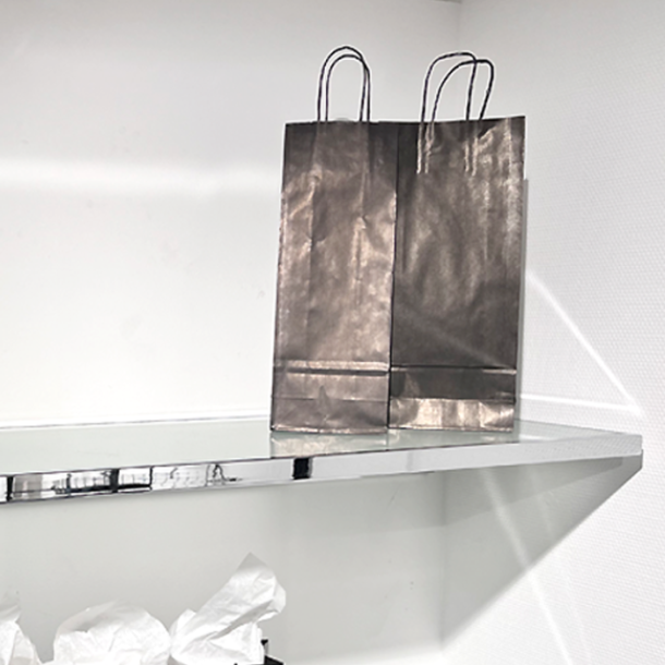 Happy - Tribute in chrome with frosted glass shelf