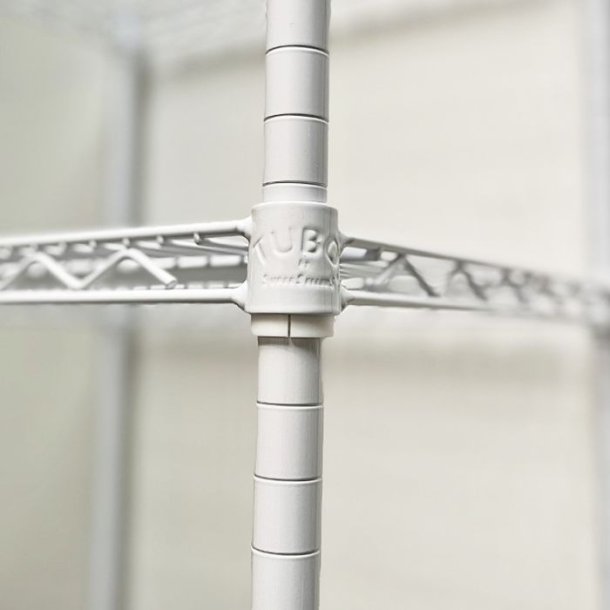 Steel shelf: TUBO shelf in steel, white lacquered, H220 x W91 x D46 cm deep with 5 shelves