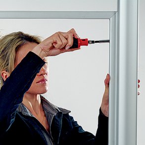 Multistandskrue med beslag til Slide-In rammer