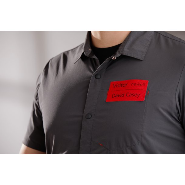 LW 54x101mm Shipping / Name Badge labels red. Roll of 220 la