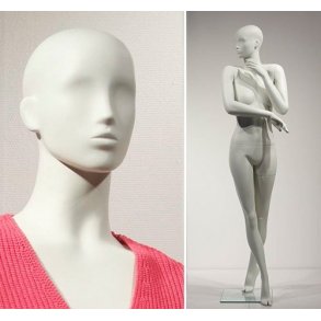 Emmy 3 - Dam mannekäng