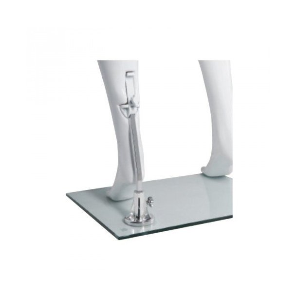 Lady mannequin without a head