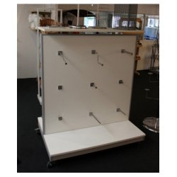 Gondol with 18 Superplug fittings and wheels