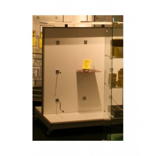 Gondol with 18 Superplug fittings and wheels