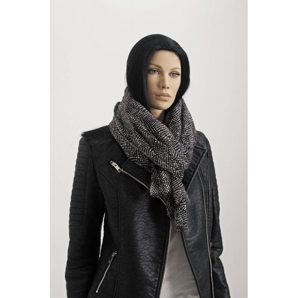 Diana 2 - naturalistic lady mannequin