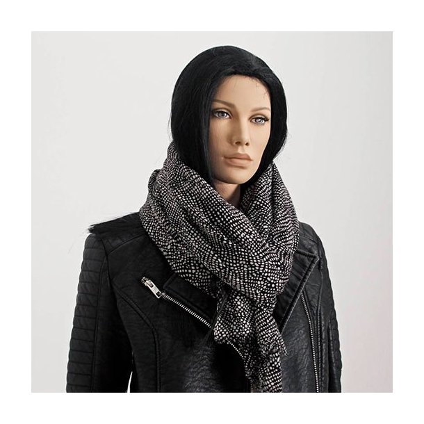 Diana 6 - naturalistic lady mannequin