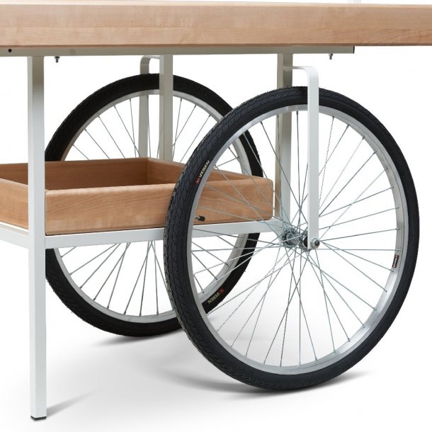 Marknadsvagn med r&ouml;tt tak - naturliga hyllor