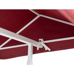 Marknadsvagn med vinterr&ouml;d markis - naturliga hyllor