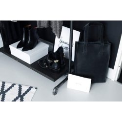 Wood Sort Clothes Rack with 2 Shelves