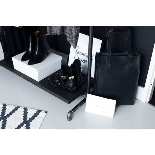 Wood Sort Clothes Rack with 2 Shelves